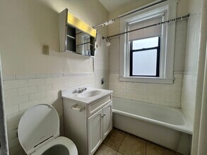 1188 Commonwealth Ave, Unit 33 in Boston, MA - Building Photo - Building Photo
