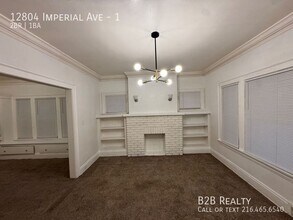 12804 Imperial Ave in Cleveland, OH - Foto de edificio - Building Photo