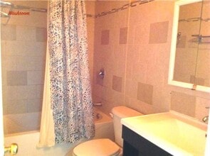 7440 Goreway Dr in Mississauga, ON - Building Photo - Building Photo