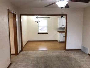 320 Mimosa Dr in Norman, OK - Building Photo - Building Photo