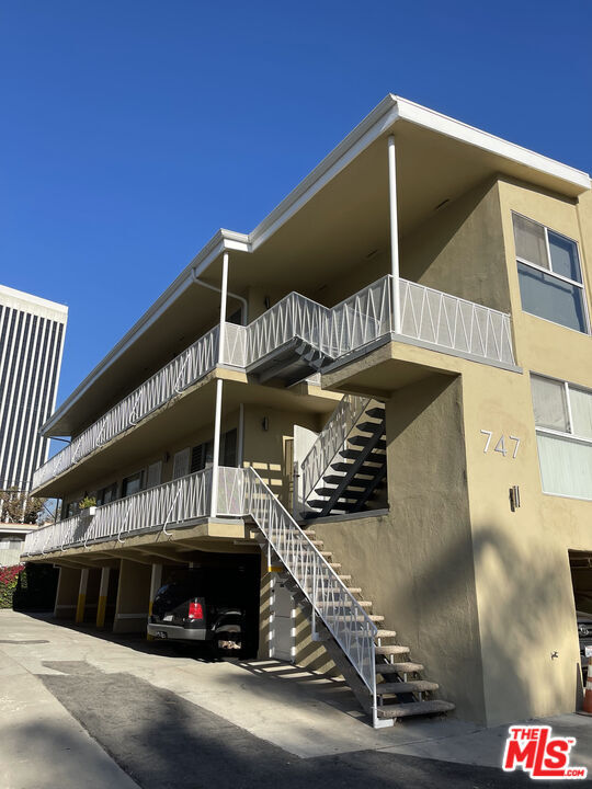property at 747 S Curson Ave