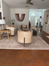 4101 Idlewild Rd in Austin, TX - Building Photo - Building Photo