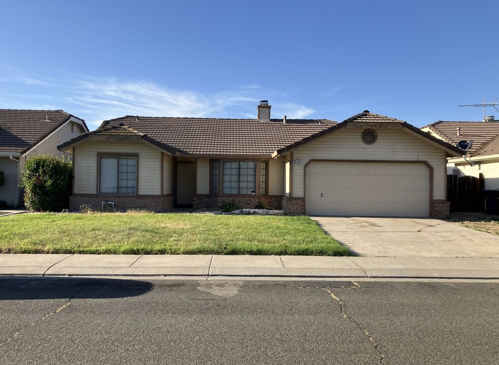 4505 Endicott Dr in Salida, CA - Building Photo