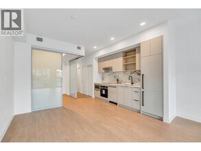 422 E 3rd St in North Vancouver, BC - Building Photo - Building Photo