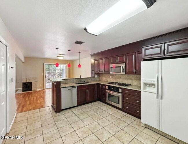 3 Stratford Hall Cir in El Paso, TX - Building Photo - Building Photo