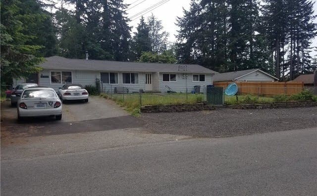 5700 141st St SW in Edmonds, WA - Foto de edificio - Primary Photo