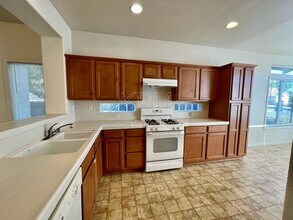 3908 Lembert Dome Ct in Stockton, CA - Building Photo - Building Photo