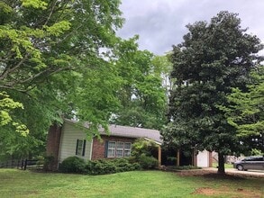 485 Rocky Top Rd in Lenoir City, TN - Building Photo - Building Photo