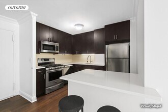333 E 34th St in New York, NY - Building Photo - Building Photo