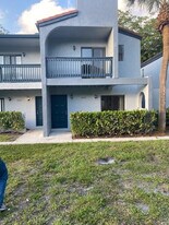 10315 NW 33rd St in Coral Springs, FL - Building Photo