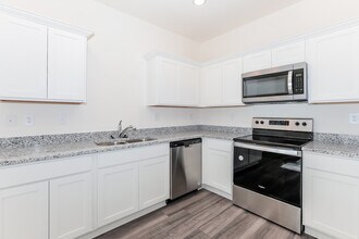 3590 Raven Wy in Atlanta, GA - Building Photo - Building Photo