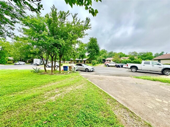 5206 Regency Cove in Austin, TX - Building Photo - Building Photo