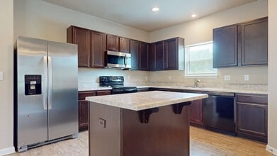 176 Cornelia St in Freeport, FL - Building Photo - Building Photo