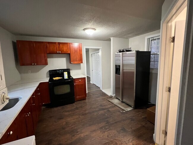 198 Main St-Unit -Rear in Keansburg, NJ - Building Photo - Building Photo