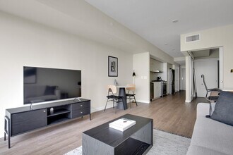 210 Wall St in Seattle, WA - Foto de edificio - Building Photo