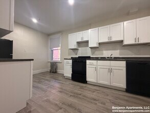 1626 Commonwealth Ave, Unit 4 in Boston, MA - Building Photo - Building Photo