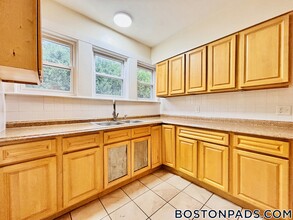 38 Kirkwood Rd in Boston, MA - Building Photo - Building Photo