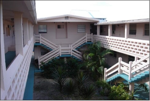Cape View Apartments in Cape Canaveral, FL - Foto de edificio - Building Photo
