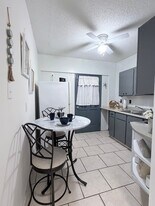 7418 Meadow Cliff St in San Antonio, TX - Building Photo