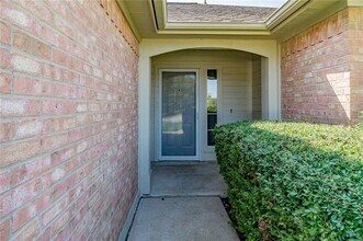 1000 Honeysuckle Dr in Leander, TX - Building Photo - Building Photo