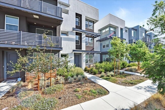 536 Clover Cir in Milpitas, CA - Building Photo - Building Photo