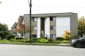 The Daniel in Burnaby, BC - Building Photo - Building Photo