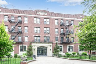 179 Ocean Parkway in Brooklyn, NY - Building Photo