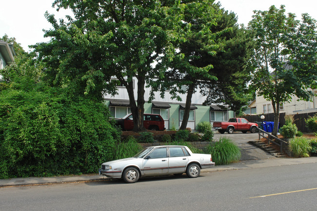 3111 SE Belmont St in Portland, OR - Building Photo - Building Photo