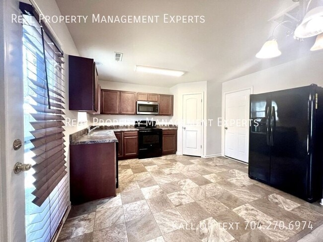 1840 Juniper Dr in Charlotte, NC - Building Photo - Building Photo