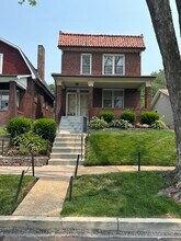 6515 Bartmer Ave, Unit 1 in University City, MO - Building Photo - Building Photo