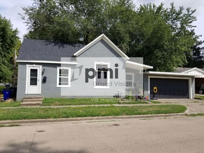 property at 140 N 17th St