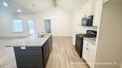 1709 102nd St in Lubbock, TX - Building Photo - Building Photo