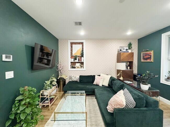 90 Havre St in Boston, MA - Building Photo - Building Photo