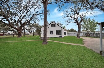 1623 Main St in La Marque, TX - Building Photo - Building Photo