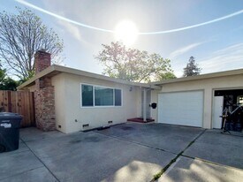 68 Central Ave in Redwood City, CA - Building Photo