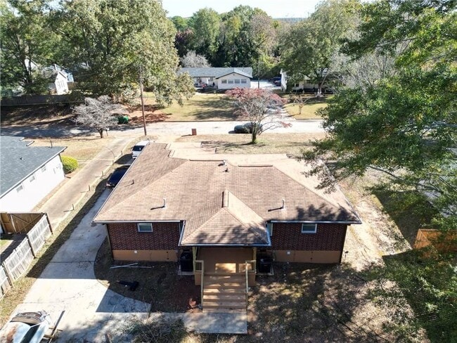 2039 Nettie Ct in Decatur, GA - Foto de edificio - Building Photo