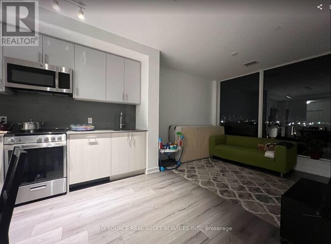 property at 1195-1195 The Queensway