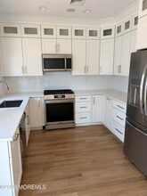 36 North St in Highlands, NJ - Building Photo - Building Photo