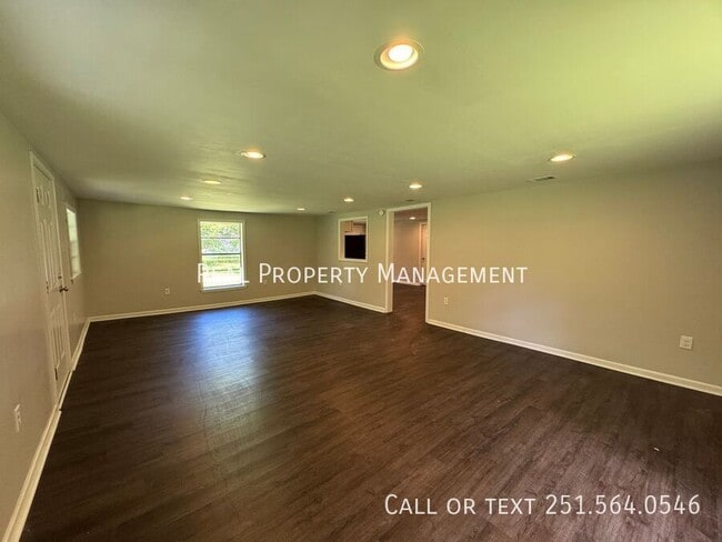 2421 Arc Rd in Mobile, AL - Building Photo - Building Photo