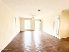 120 Lindsey Cir in Carencro, LA - Building Photo - Building Photo