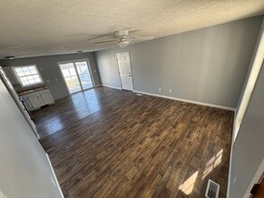 1211 Redbud St in Franklin, KY - Foto de edificio - Building Photo