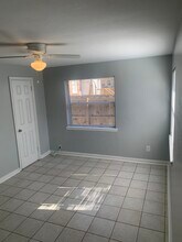 2554 Ernest St, Unit 2554 in Jacksonville, FL - Foto de edificio - Building Photo