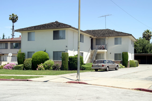 743 San Jule in Sunnyvale, CA - Foto de edificio - Building Photo