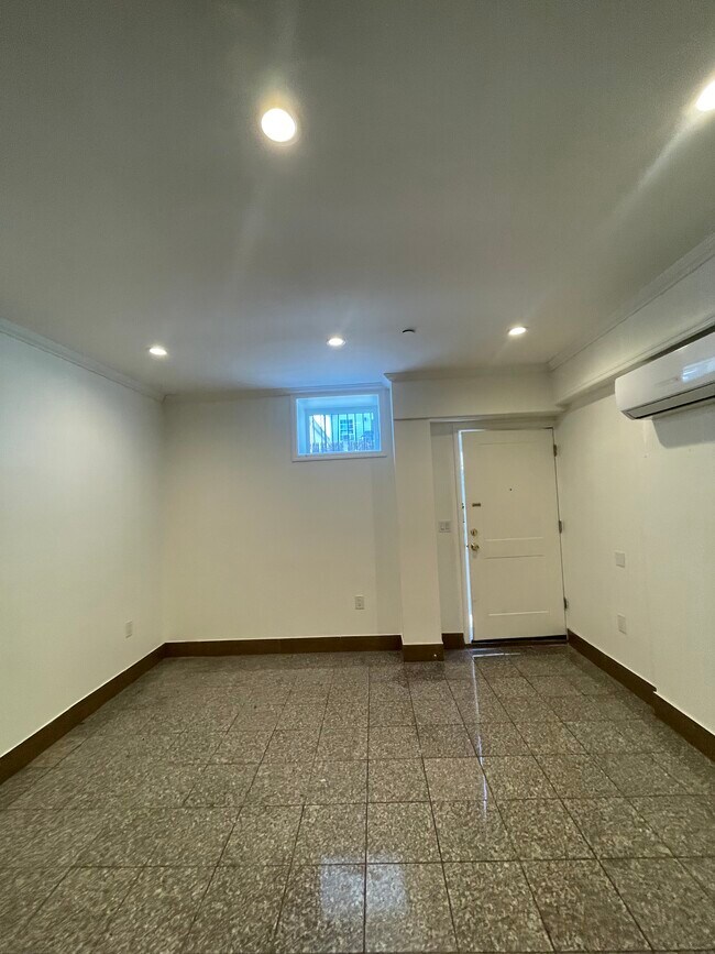377 Danforth Ave, Unit 9 in Jersey City, NJ - Building Photo - Building Photo