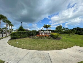 5930 Fiore Dr in Bradenton, FL - Building Photo - Building Photo