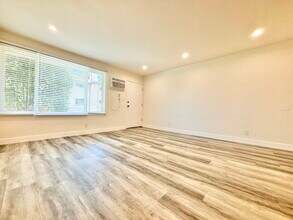 358 S Commonwealth Ave in Los Angeles, CA - Building Photo - Building Photo