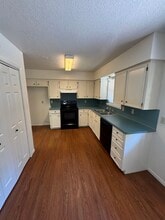 704 W Jayme St in Ltl Rvr Acad, TX - Building Photo - Building Photo