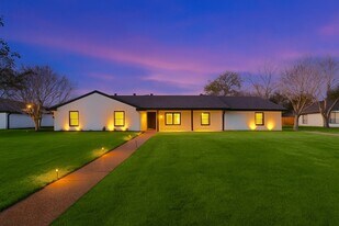 12417 Quincy Ln in Dallas, TX - Building Photo