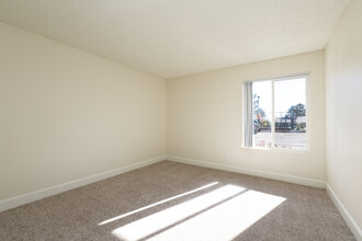 Cobblestone Ridge in Colorado Springs, CO - Foto de edificio - Interior Photo