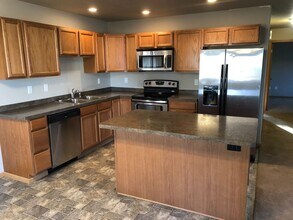 415 3rd Ave NW in Minot, ND - Building Photo - Building Photo